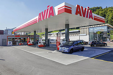 Arbonia Referenzen Deckenprodukte Tankstelle Avia Außenaufnahme