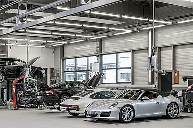 Arbonia Referenzen Deckenprodukte Porsche Zentrum Innenaufnahme